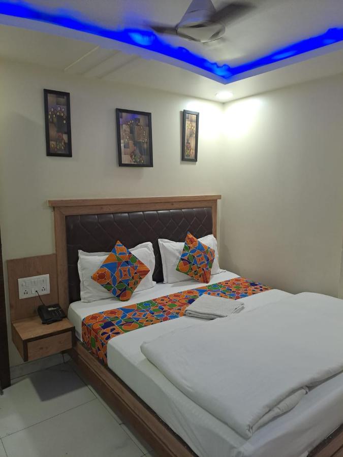 Hotel Sarthak Palace - By Pooja Hospitality Nueva Delhi Exterior foto